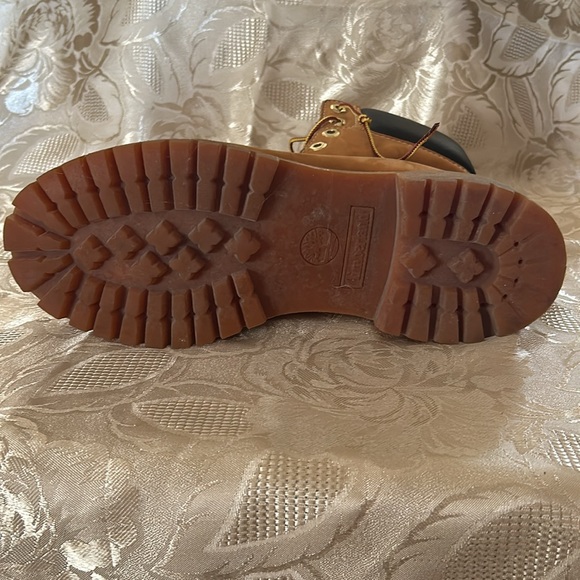 Authentic Timberland boots - Picture 10 of 14